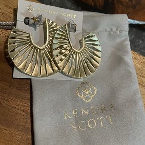 Kendra Scott Deanne Hoop Earrings